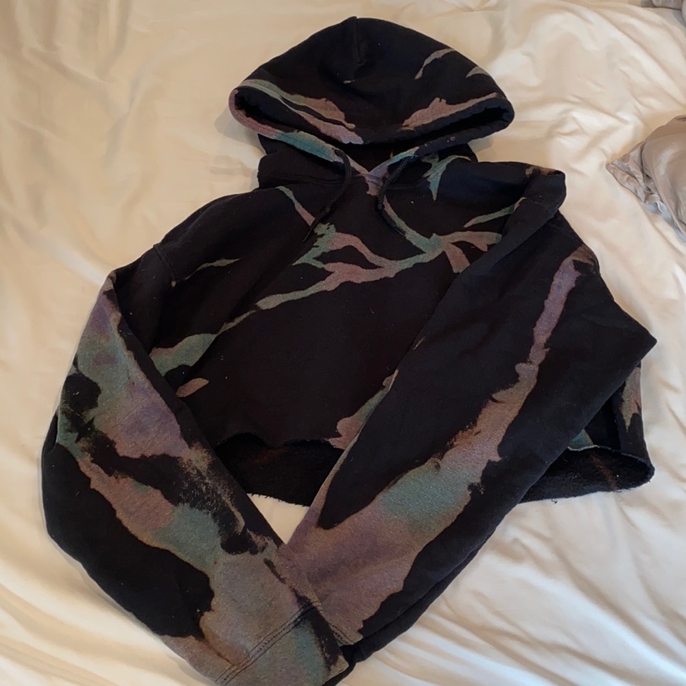 Tie die crop hoodie. Size medium